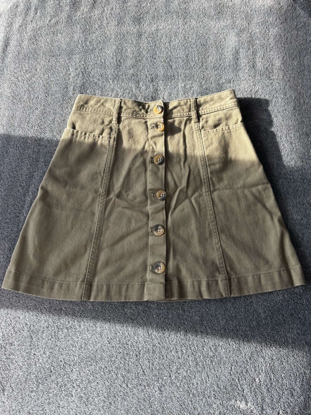 h&m button down skirt